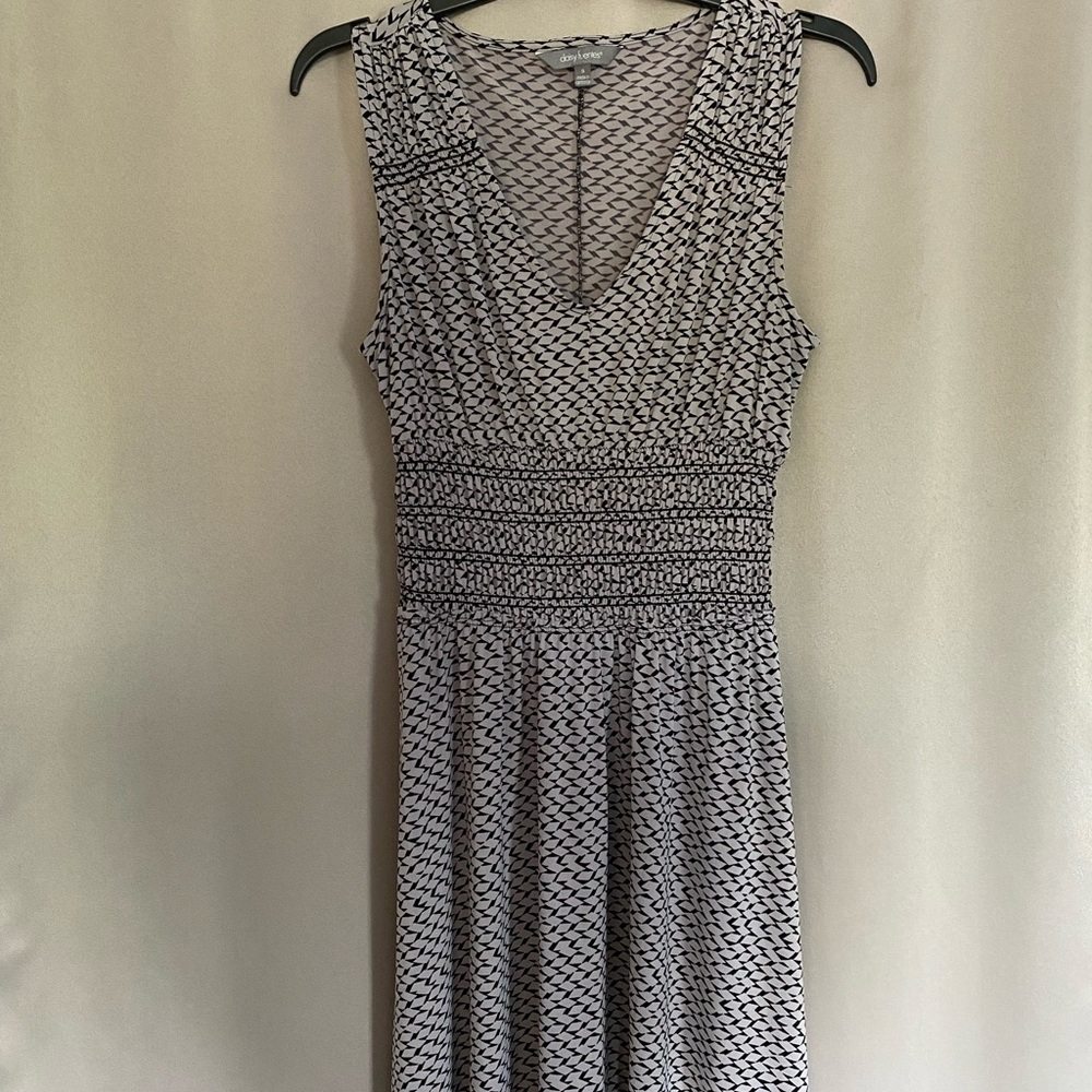 Super comfortable black/gray size S dress